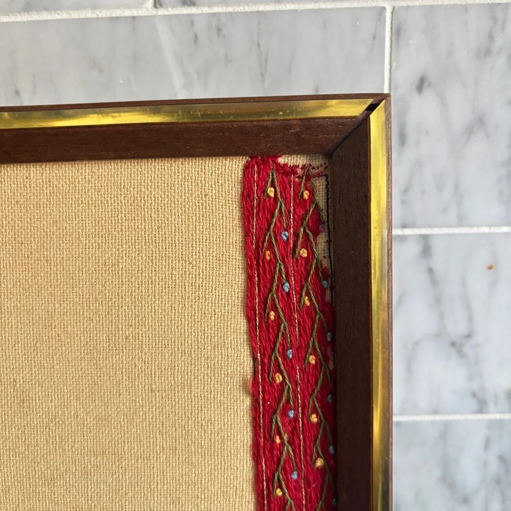 Vintage Framed Floral Crewel Embroidered Art “Songbird of the Orient” - Picture 6 of 8